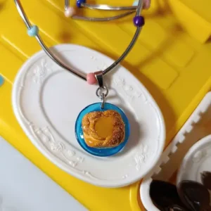 Collar Factura con crema